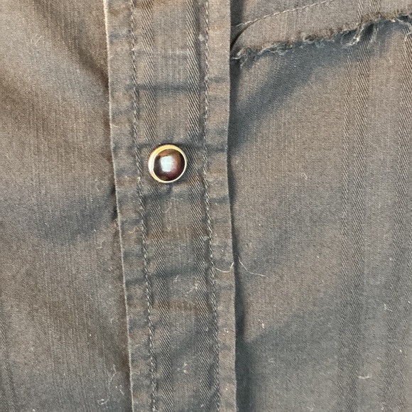 Guess Button Down with Embroidered Sleeve & Back in Black, Size XL. - Picture 4 of 9